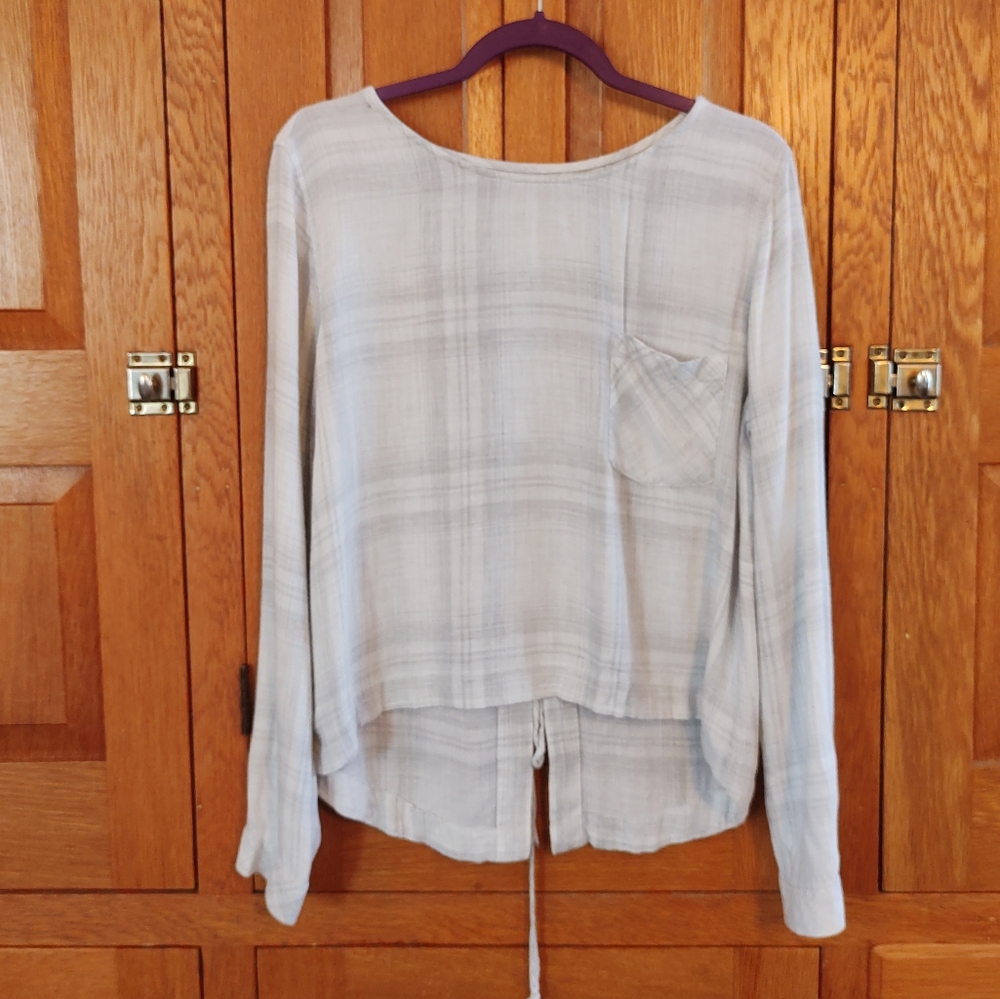Cloth & Stone gray & white plaid soft woven lace up back pull over blouse